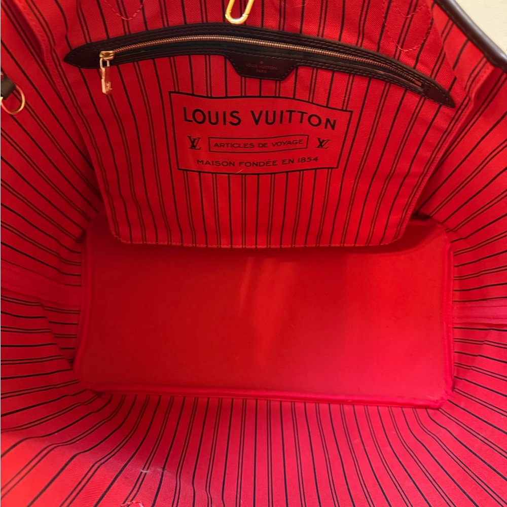 Louis Vuitton GM Damier Ebene Tote with bag and pouch inserts. - Picture 3 of 8